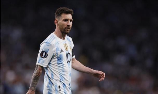 干性皮肤适合用卸妆水还是卸妆膏?推荐